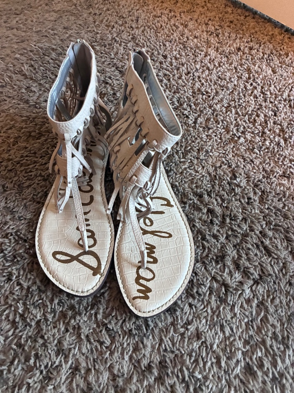 Fringe sandal